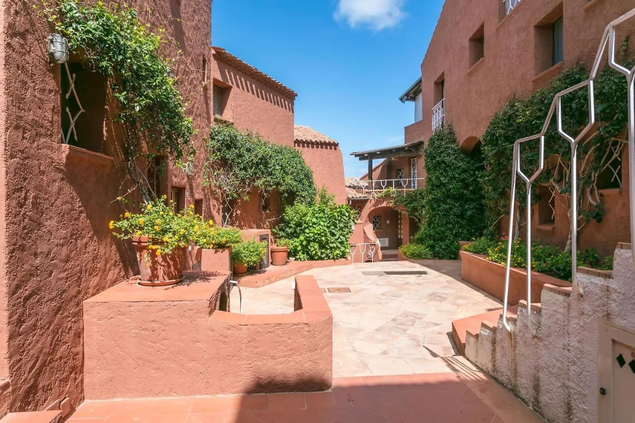 Semesterbostad Casa Porto Sole A Mucchi Bianchi Villa Arzachena Italien